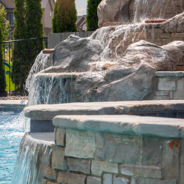 Innovation and Complexity in a Vinyl Liner Pool with Extreme Elevations