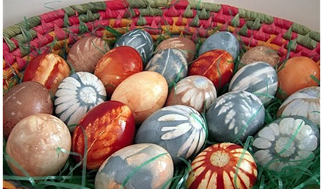 Своими руками: Пасхальные яйца, окрашенные ягодами и цветами