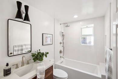 Bathroom - mid-century modern bathroom idea in Los Angeles