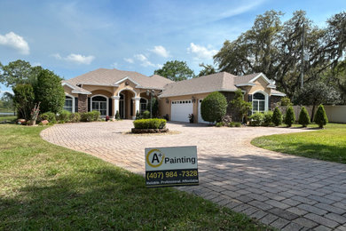 Inspiration for a timeless exterior home remodel in Orlando