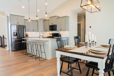 Example of a large minimalist home design design