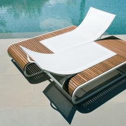 Lounge Chairs - Products