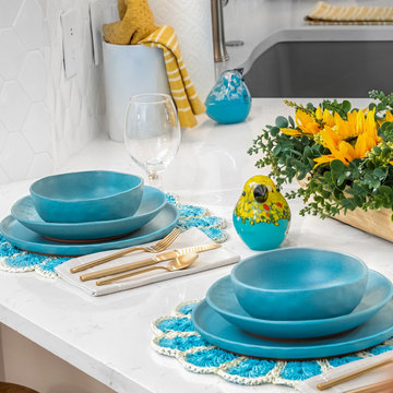 Sunny Table Setting with Teal & Gold Accents