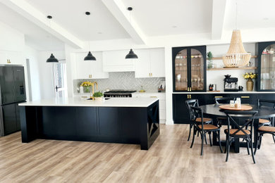This is an example of a classic kitchen in Brisbane.