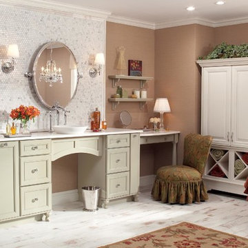 Merillat Masterpiece® Ladera in Maple Willow (Painted)