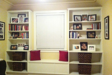 Arts and crafts home design photo in Other