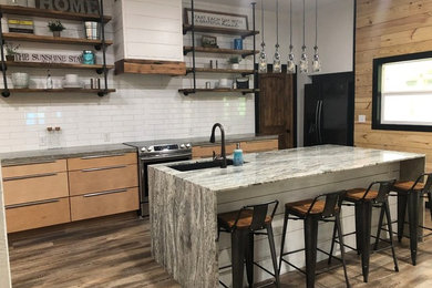 Minimalist kitchen photo in Austin