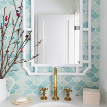 1271 Girl Upstairs bathroom