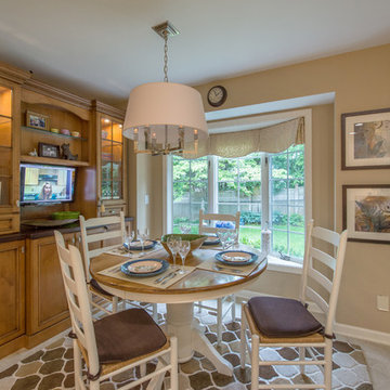Traditional Kitchen Cabinets with a Homey Ambiance