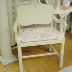 Chalkpainted Upholstered Vanity Bench - Products