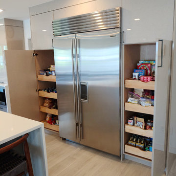Polished Contemporary Beach Kitchen