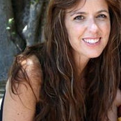 Lara Villar's photo