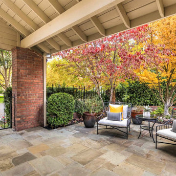 101 Oakridge-Occupied Staging