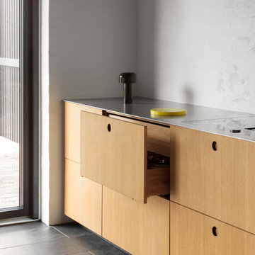 BASIS Natural Oak