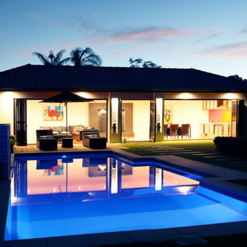 New Single Storey Contemporary Home Outdoor Pool
