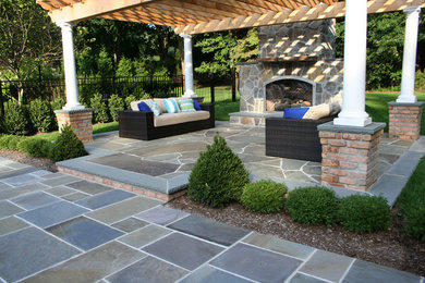 Design ideas for a transitional patio in New York.