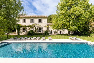 Réalisation d'une piscine méditerranéenne.