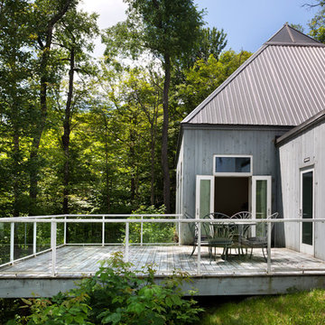 House on a Cliff - Deck