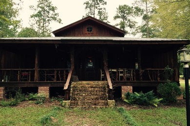 Mountain style porch idea in Atlanta