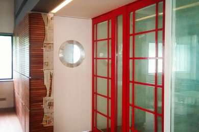 Example of a trendy hallway design in Mumbai