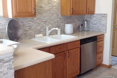Example of a transitional kitchen design in Chicago