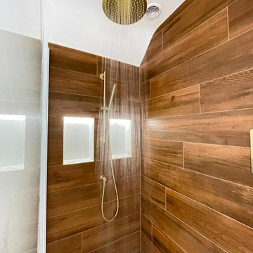 Wooden Luxury Bathroom Design