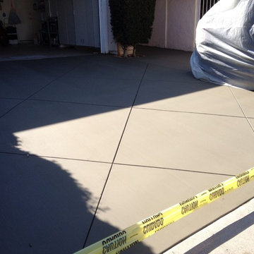 CONCRETE DRIVEWAY W/DIAGONAL JOINTS