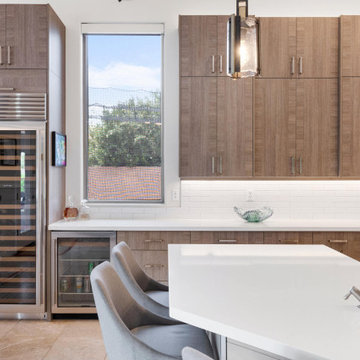 Spacious Modern Kitchen