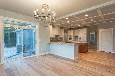 Kitchen - kitchen idea in Milwaukee