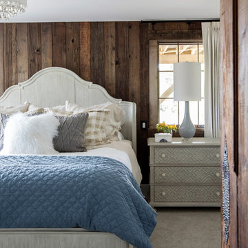 Langley Historical Farmhouse - Bedroom