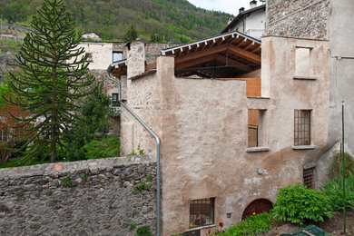 Rustic home in Milan.