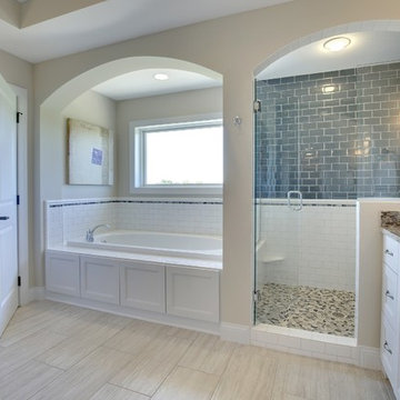 En Suite Bathroom – Serenity on the Greenway – 2015 Model