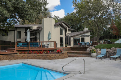 This is an example of a transitional porch design in Omaha.
