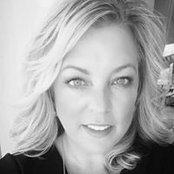 Michelle Modic's photo