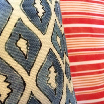 GUILDERY PILLOW VIGNETTES