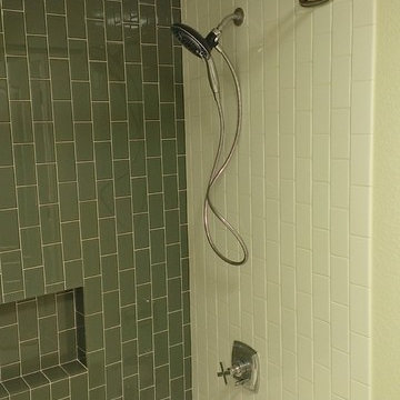 Bathroom - 3" x 6" glass / 3" x 6" White Tub Surround