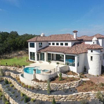 Freeform Contemporary Pool with Negative Edge