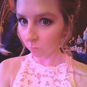 Tash Deacons foto