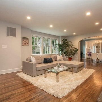 Larchmont Woods Modern Tutor