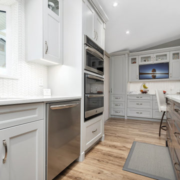 Maple & White Lacquer Traditional Kitchen