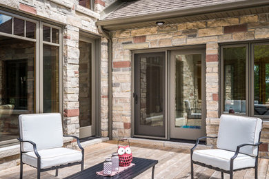 Mountain style deck photo in Toronto