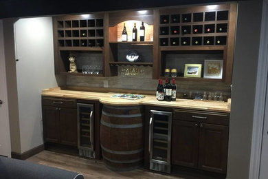 Home bar photo in Columbus