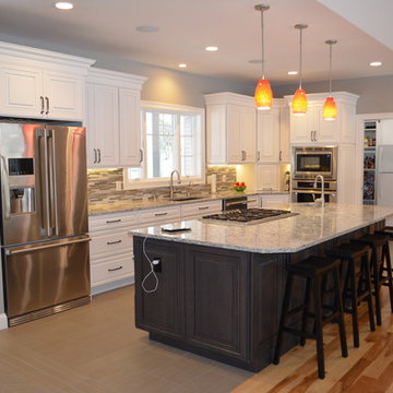 Transitional New Constrn. Kitchen w/ Chantilly & Pebble with Black glaze Island