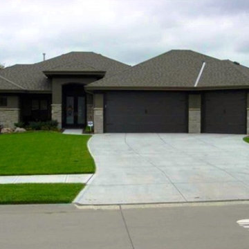 18002 Nicholas (handicap accessible)