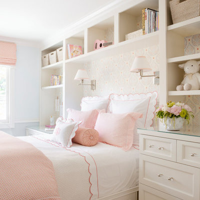 Example of a transitional home design design in San Francisco