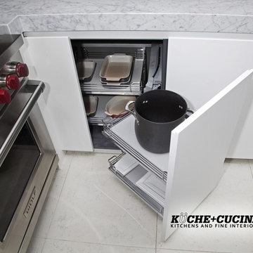 Restaurant Style Clean & Modern Kitchen