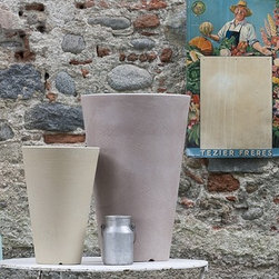 Liscio Siena 1825 Planter by Serralunga - Outdoor Pots And Planters