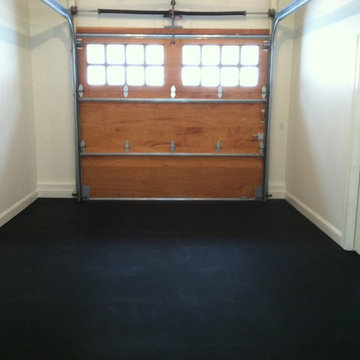 Modern exercise room and bath