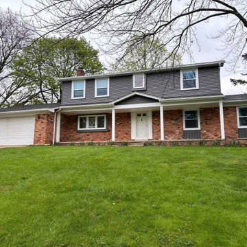 Transitional Contrast: CertainTeed Monogram Siding in West Bloomfield, Michigan