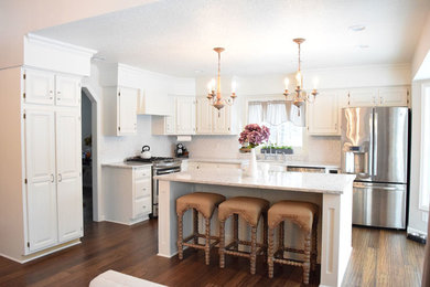 Transitional kitchen photo in Atlanta